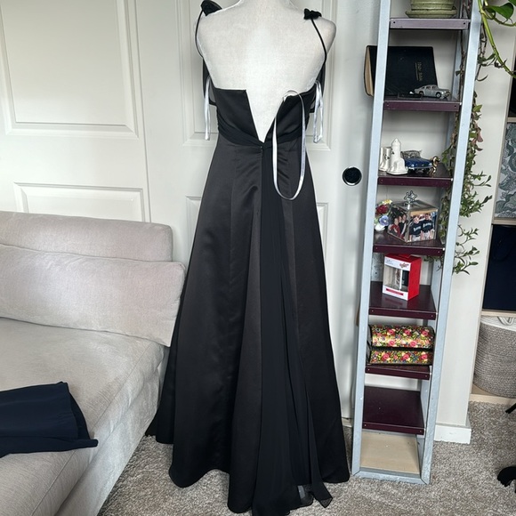 davids bridal, long black gown, polyester color truffle - Picture 11 of 15